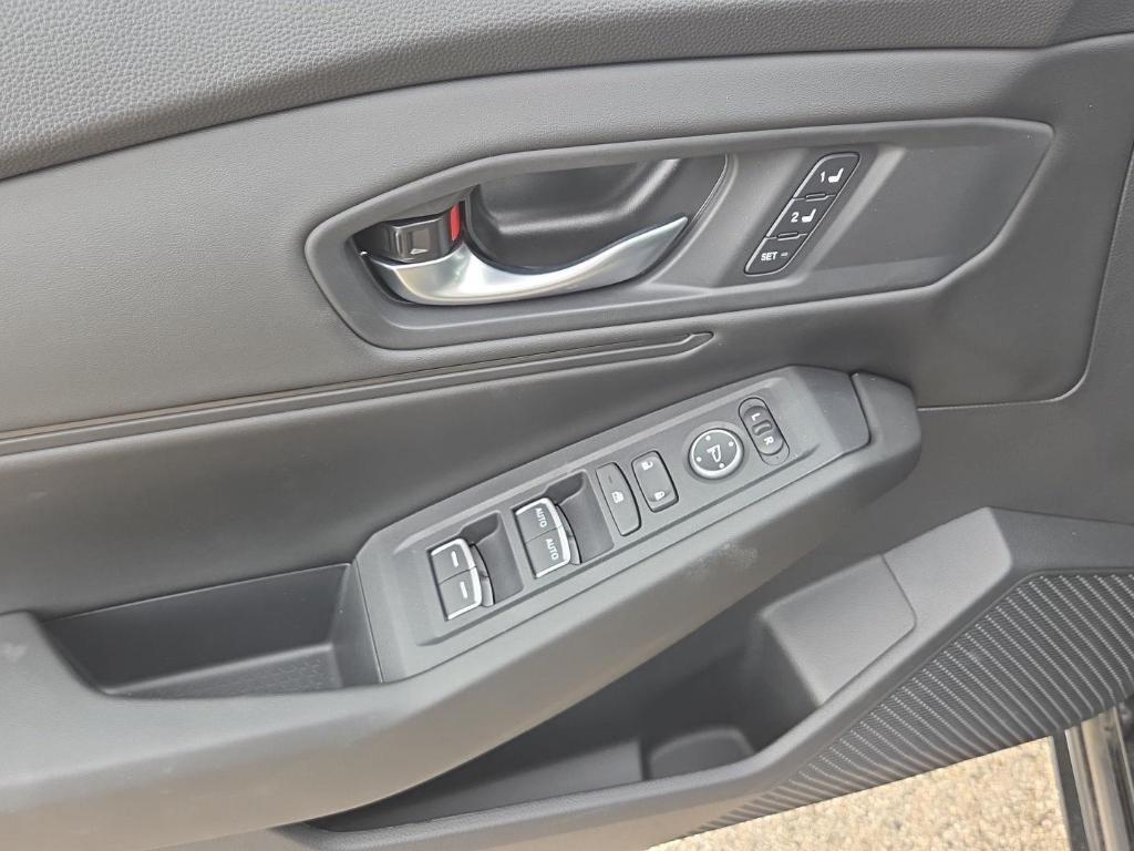 new 2025 Honda Accord Hybrid car, priced at $35,804