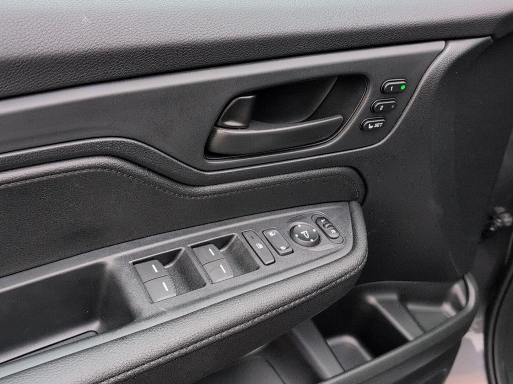 new 2026 Honda Odyssey car, priced at $44,290