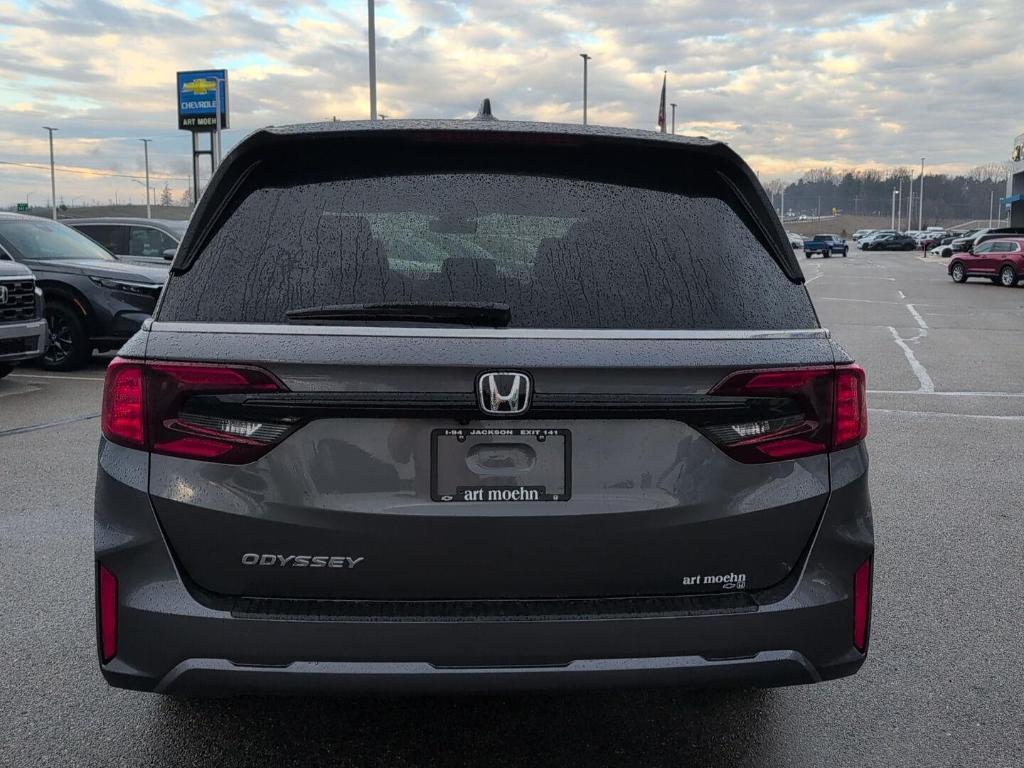 new 2026 Honda Odyssey car, priced at $44,290
