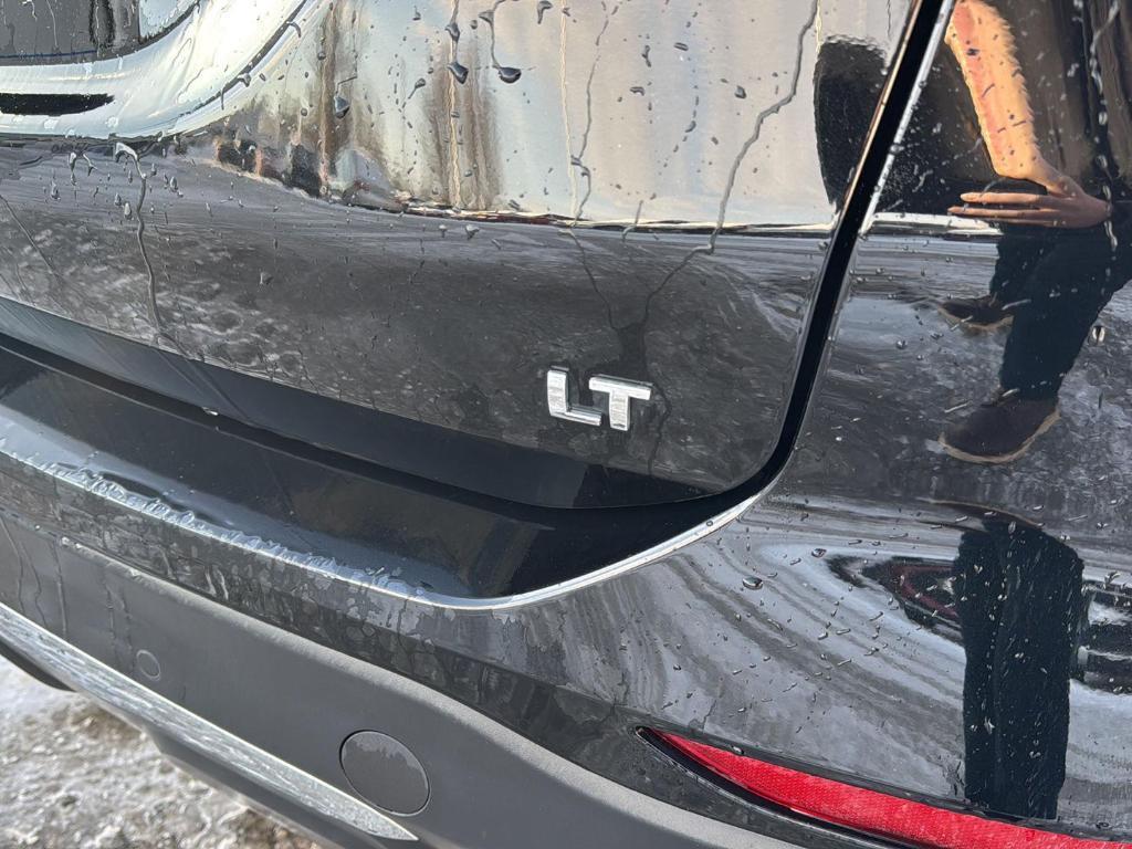 used 2023 Chevrolet Equinox car, priced at $20,917