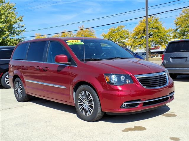 used 2014 Chrysler Town & Country car, priced at $9,600