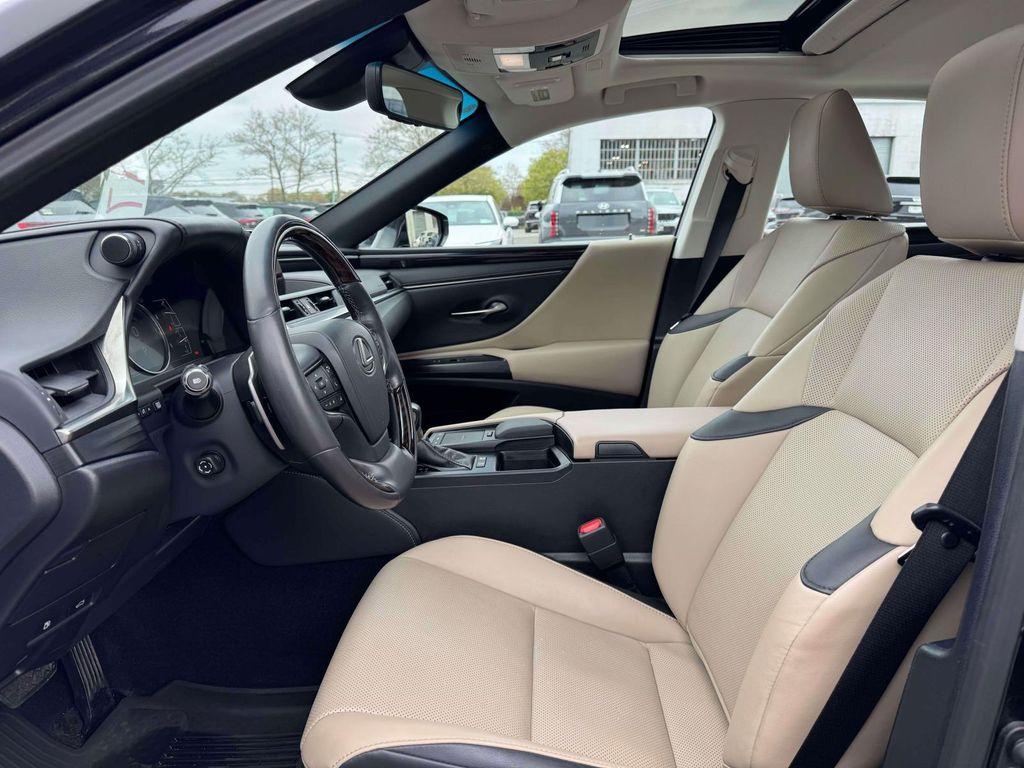 used 2021 Lexus ES 300h car, priced at $29,414