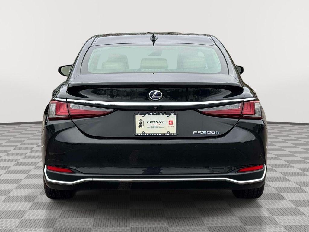 used 2021 Lexus ES 300h car, priced at $29,414