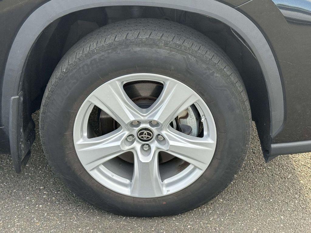 used 2023 Toyota Highlander car, priced at $33,674