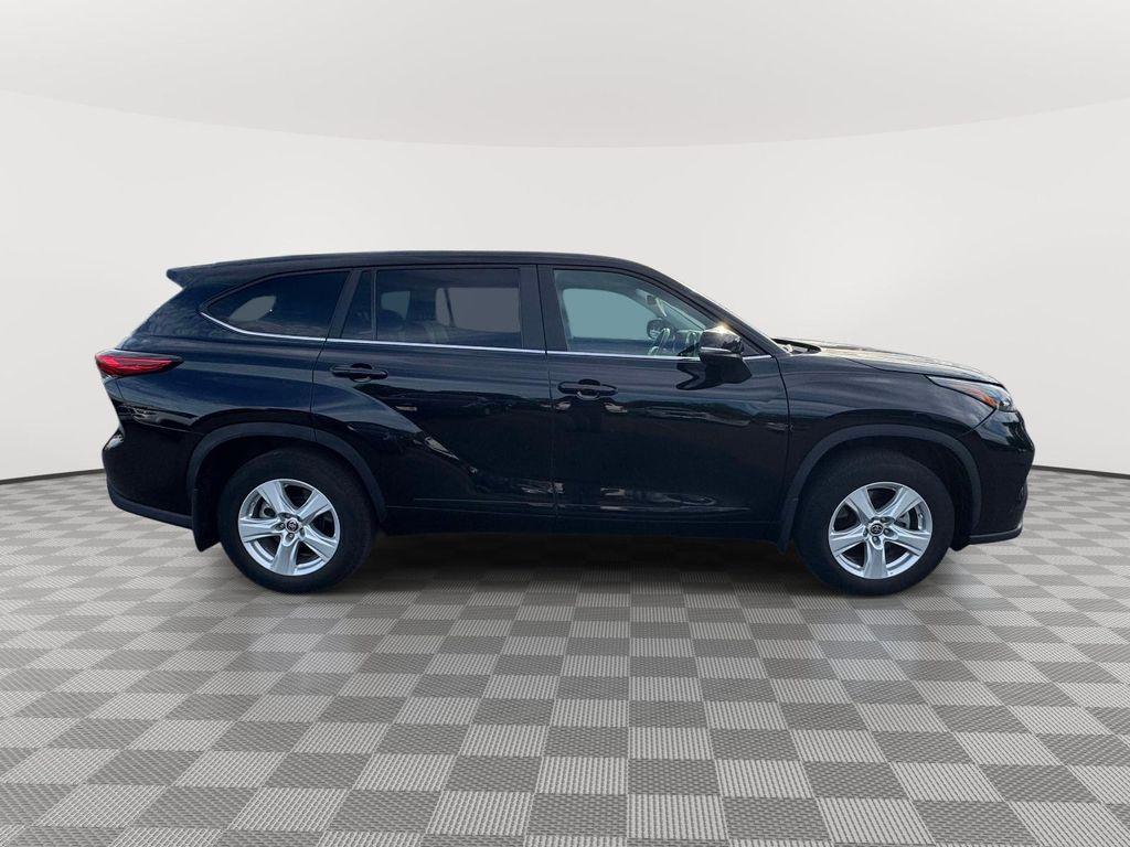 used 2023 Toyota Highlander car, priced at $33,674