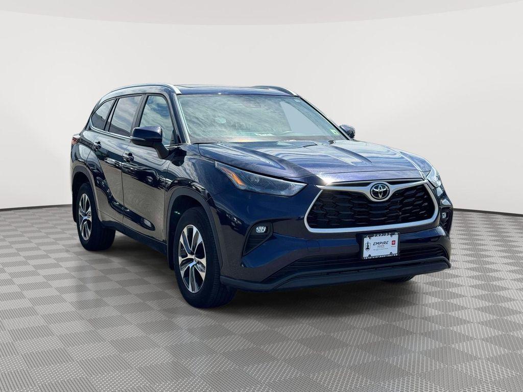 used 2023 Toyota Highlander car, priced at $35,993