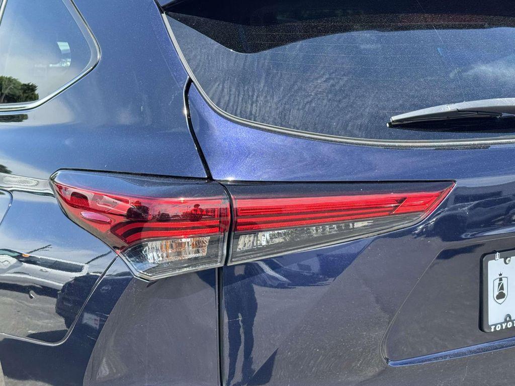 used 2023 Toyota Highlander car, priced at $35,993