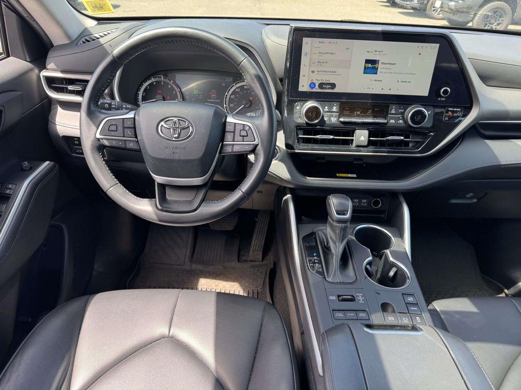 used 2023 Toyota Highlander car, priced at $35,993
