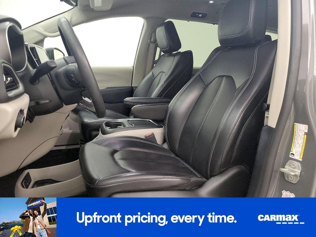 used 2023 Chrysler Pacifica car, priced at $24,998