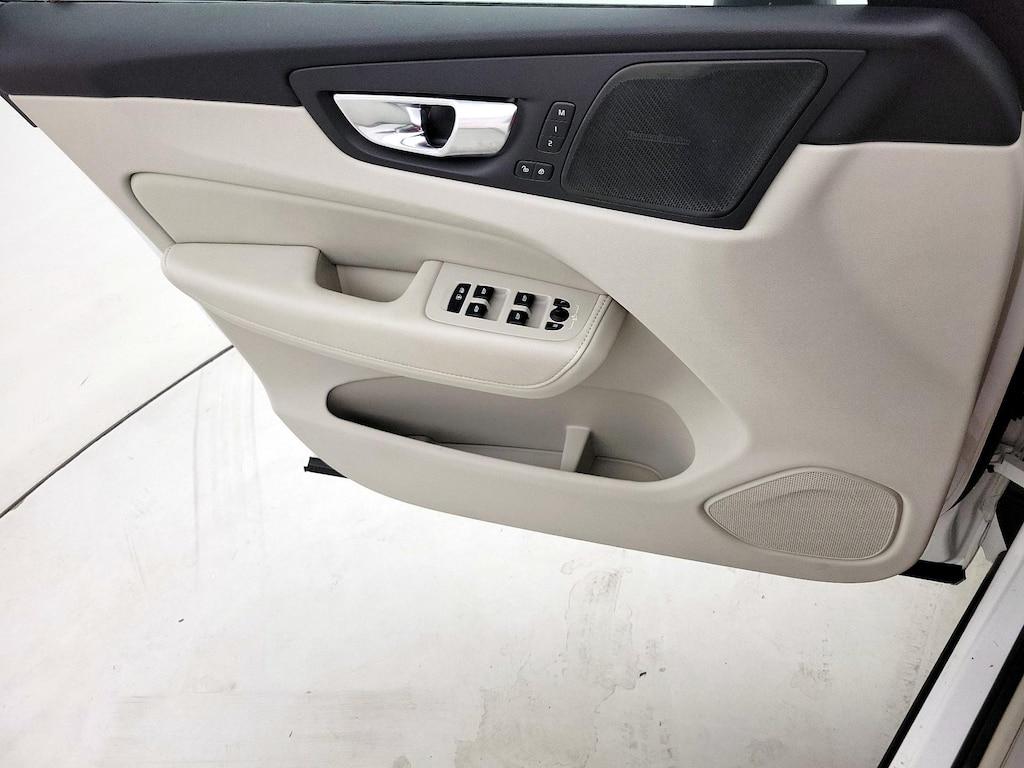 used 2023 Volvo XC60 Recharge Plug-In Hybrid car, priced at $41,998