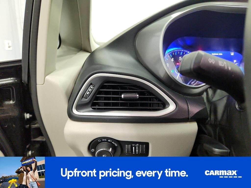 used 2023 Chrysler Pacifica car, priced at $23,998