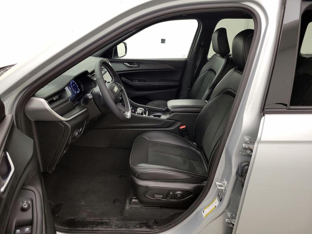 used 2024 Jeep Grand Cherokee car, priced at $37,998