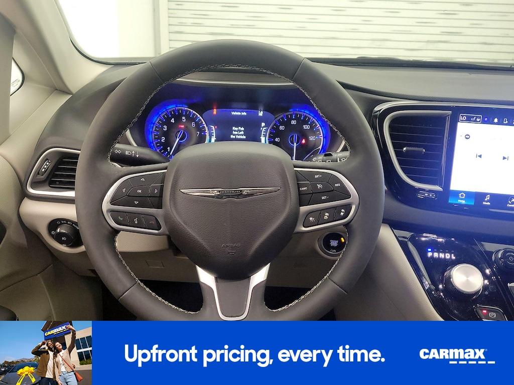 used 2024 Chrysler Pacifica car, priced at $29,998