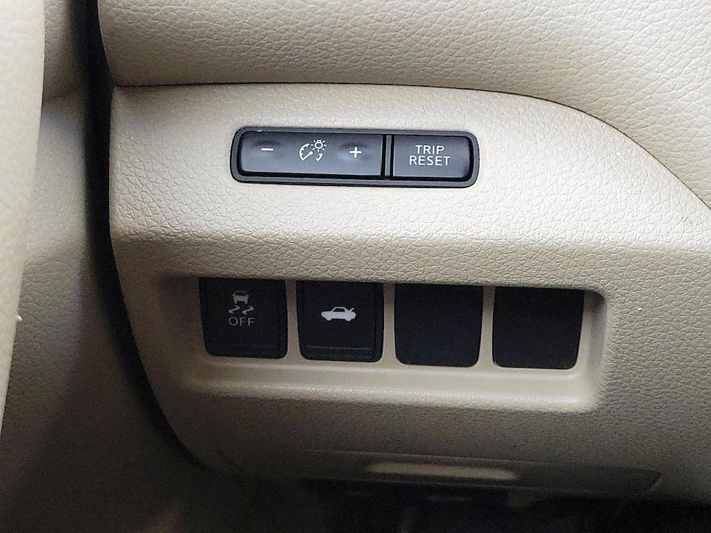 used 2014 Nissan Altima car, priced at $13,998