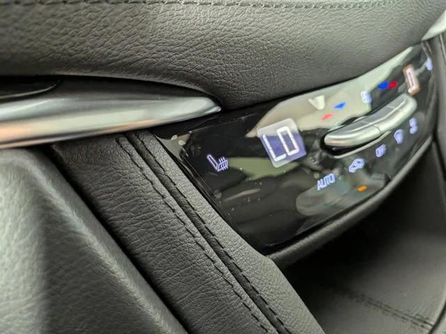 new 2025 Cadillac XT5 car, priced at $51,290