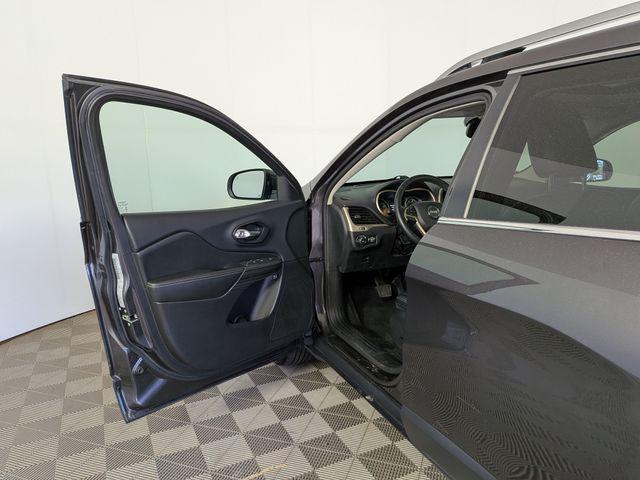 used 2015 Jeep Cherokee car, priced at $11,704