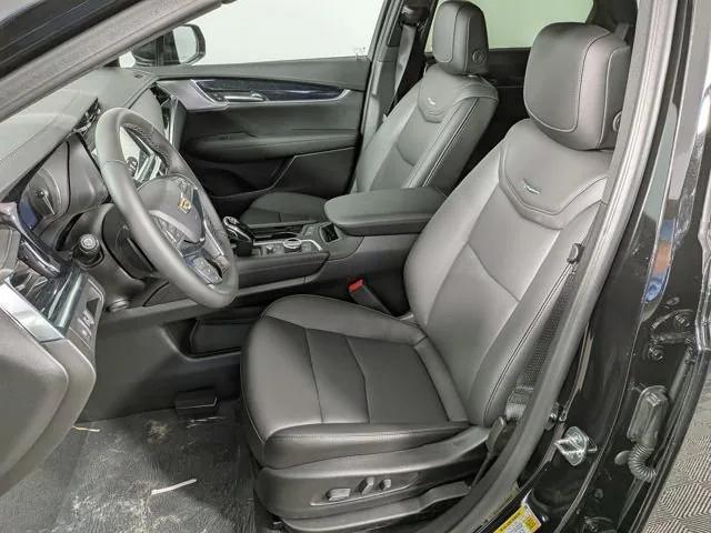 new 2025 Cadillac XT5 car, priced at $55,715