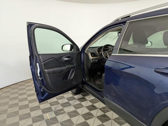 used 2016 Jeep Cherokee car, priced at $10,733