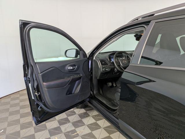 used 2019 Jeep Cherokee car, priced at $19,618