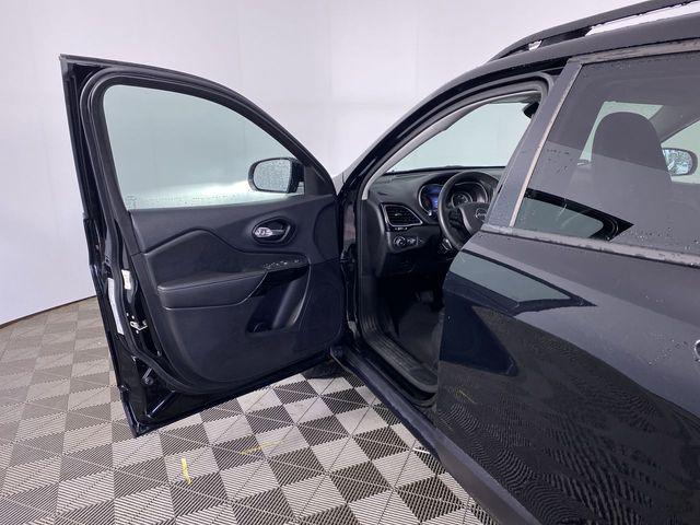 used 2023 Jeep Cherokee car, priced at $19,227