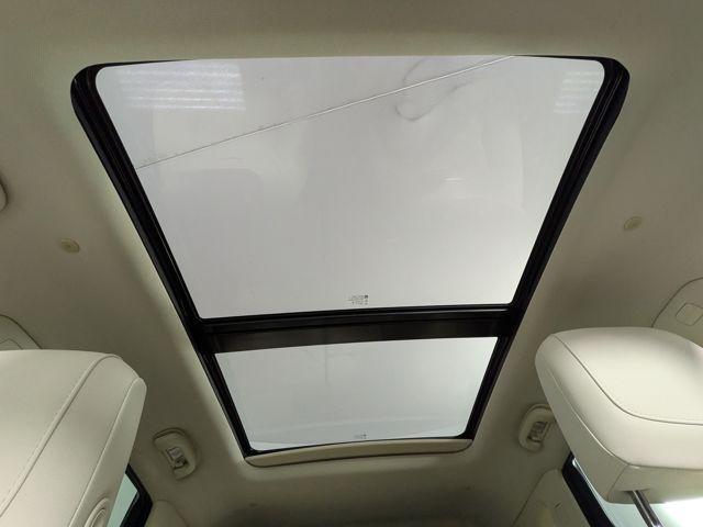 used 2023 Cadillac XT5 car, priced at $30,573