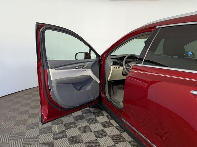 used 2023 Cadillac XT5 car, priced at $30,573