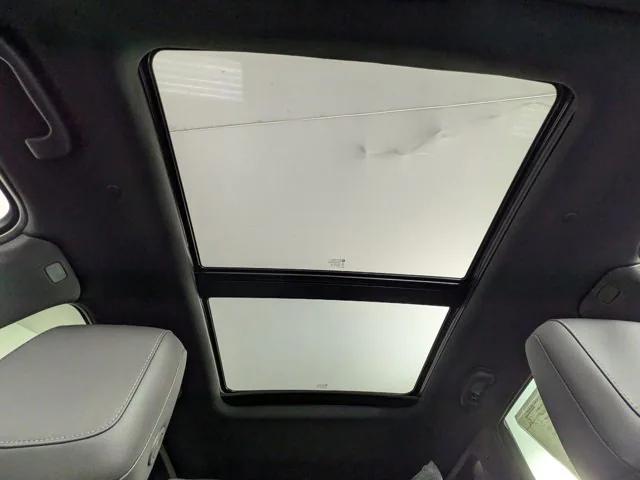 new 2025 Cadillac XT5 car, priced at $51,290