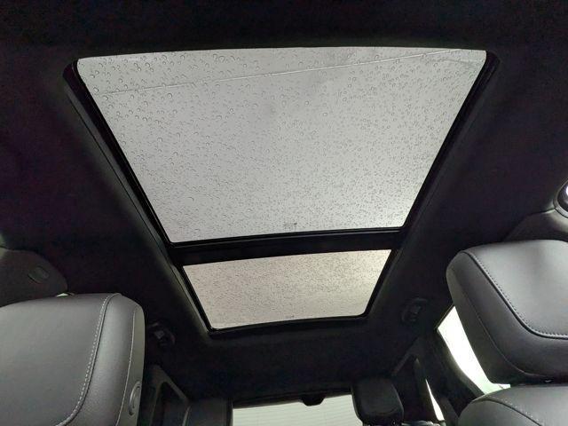 used 2022 Cadillac XT5 car, priced at $30,071