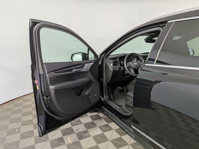 used 2022 Cadillac XT5 car, priced at $30,071