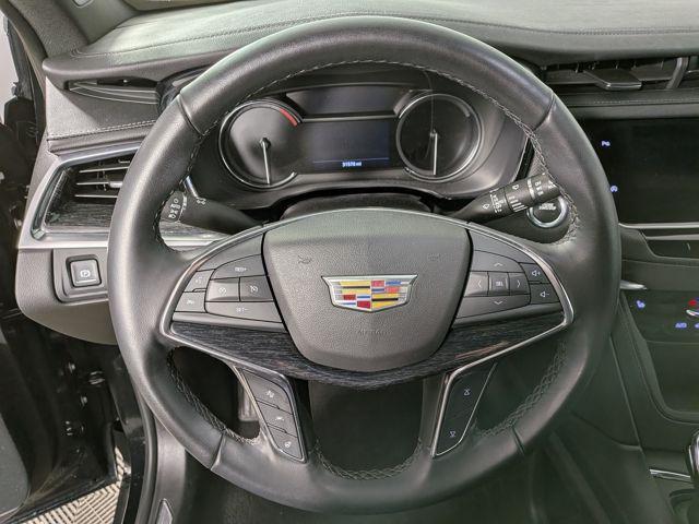 used 2022 Cadillac XT5 car, priced at $30,071