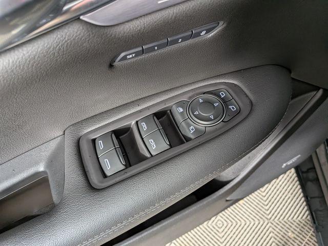 used 2022 Cadillac XT5 car, priced at $30,071