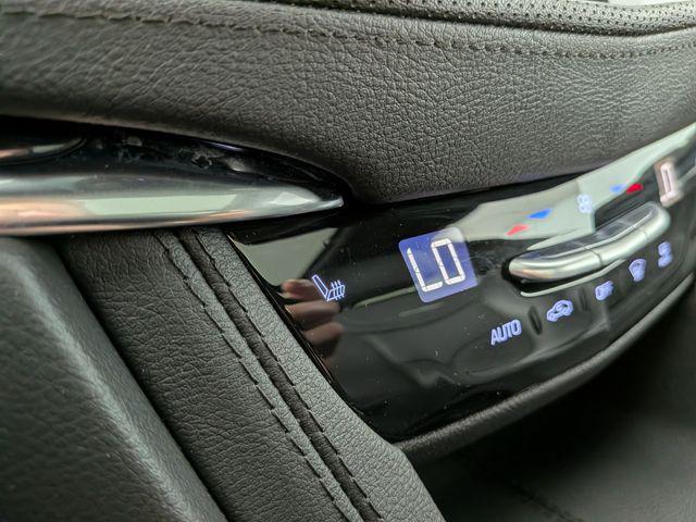 used 2023 Cadillac XT5 car, priced at $32,820