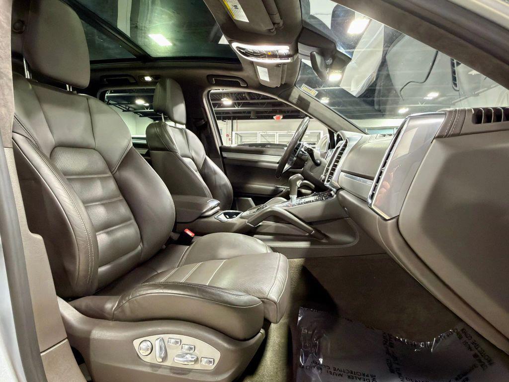used 2016 Porsche Cayenne car, priced at $30,985