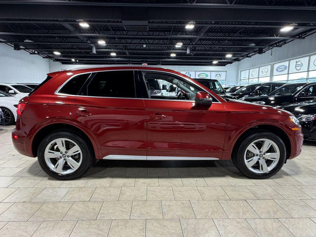 Audi Q5 view 14