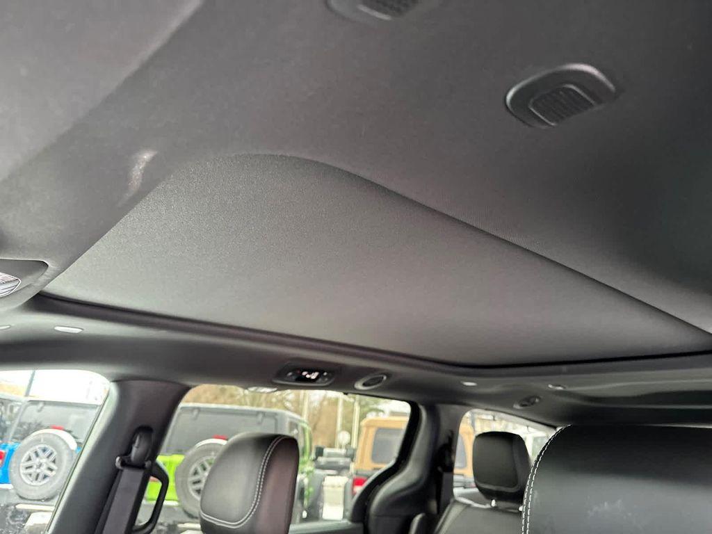 new 2023 Chrysler Pacifica Hybrid car, priced at $63,499