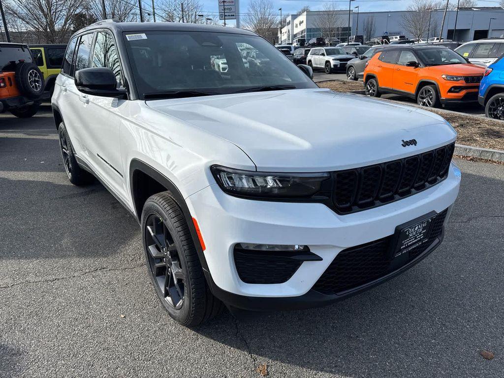 new 2025 Jeep Grand Cherokee car, priced at $48,701