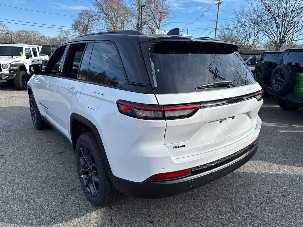 new 2025 Jeep Grand Cherokee car, priced at $48,701