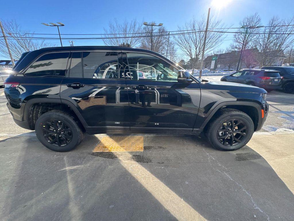 new 2026 Jeep Grand Cherokee car, priced at $48,624