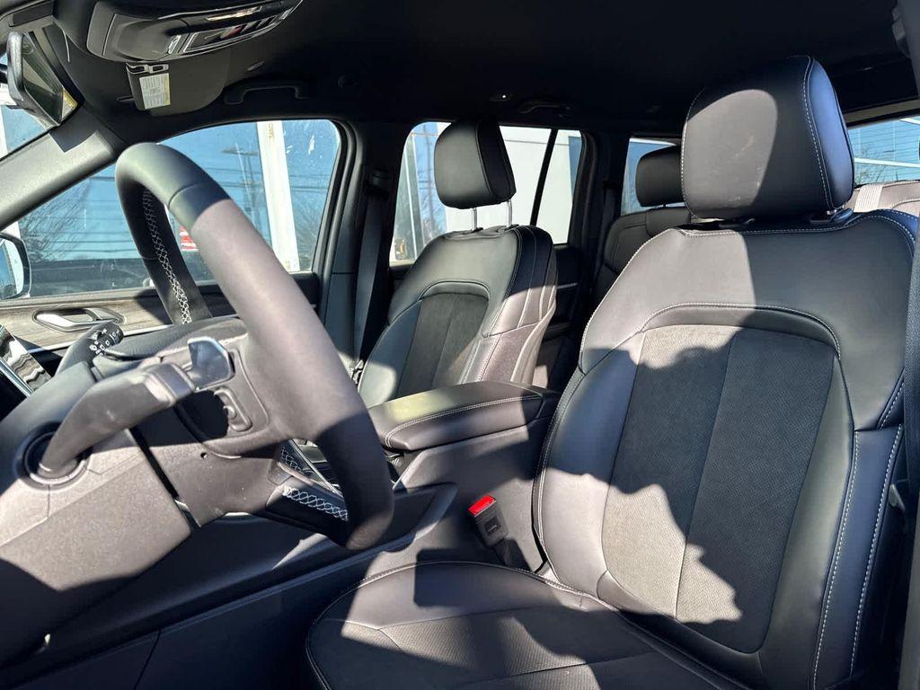 new 2026 Jeep Grand Cherokee car, priced at $48,624