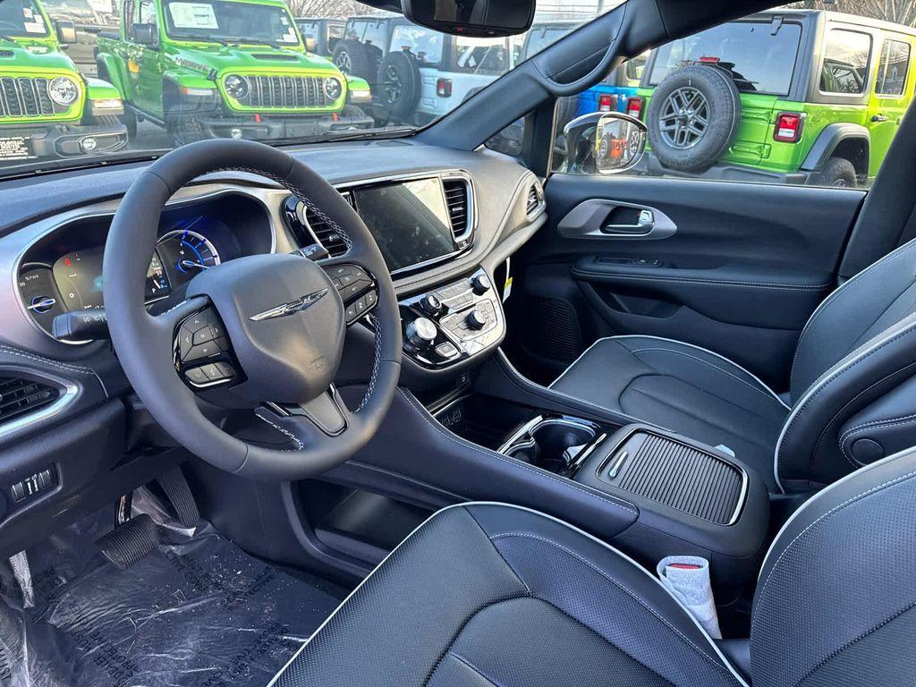 new 2023 Chrysler Pacifica Hybrid car, priced at $63,499