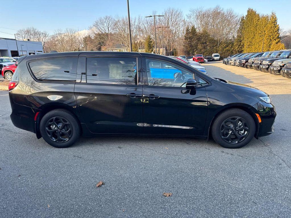 new 2023 Chrysler Pacifica Hybrid car, priced at $63,499