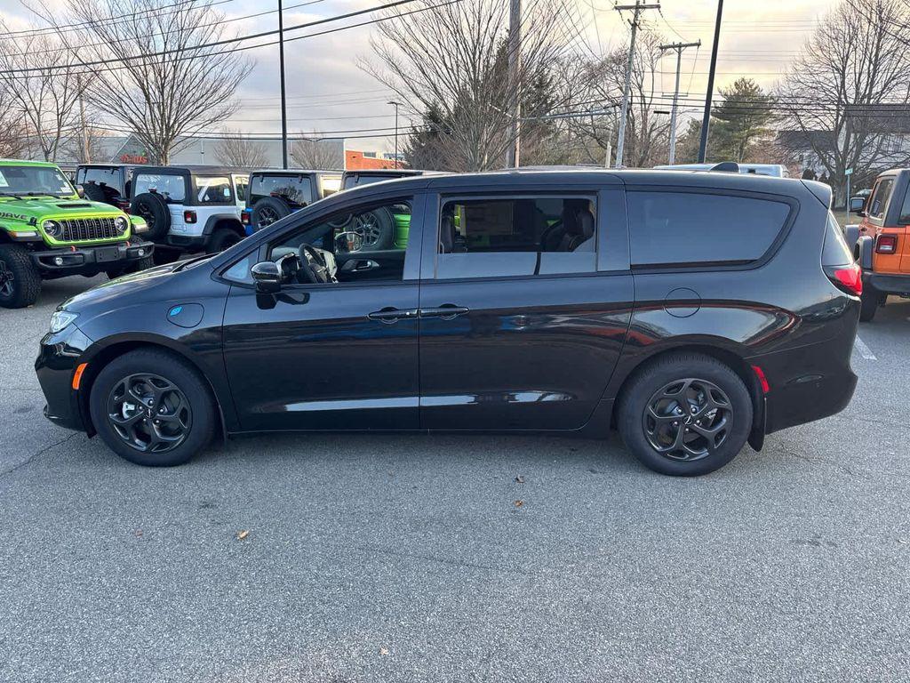 new 2023 Chrysler Pacifica Hybrid car, priced at $63,499