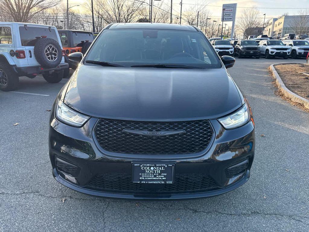 new 2023 Chrysler Pacifica Hybrid car, priced at $63,499