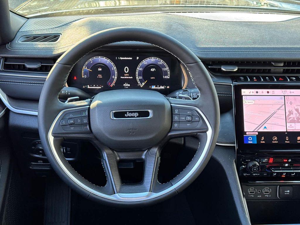 new 2025 Jeep Grand Cherokee car, priced at $46,569