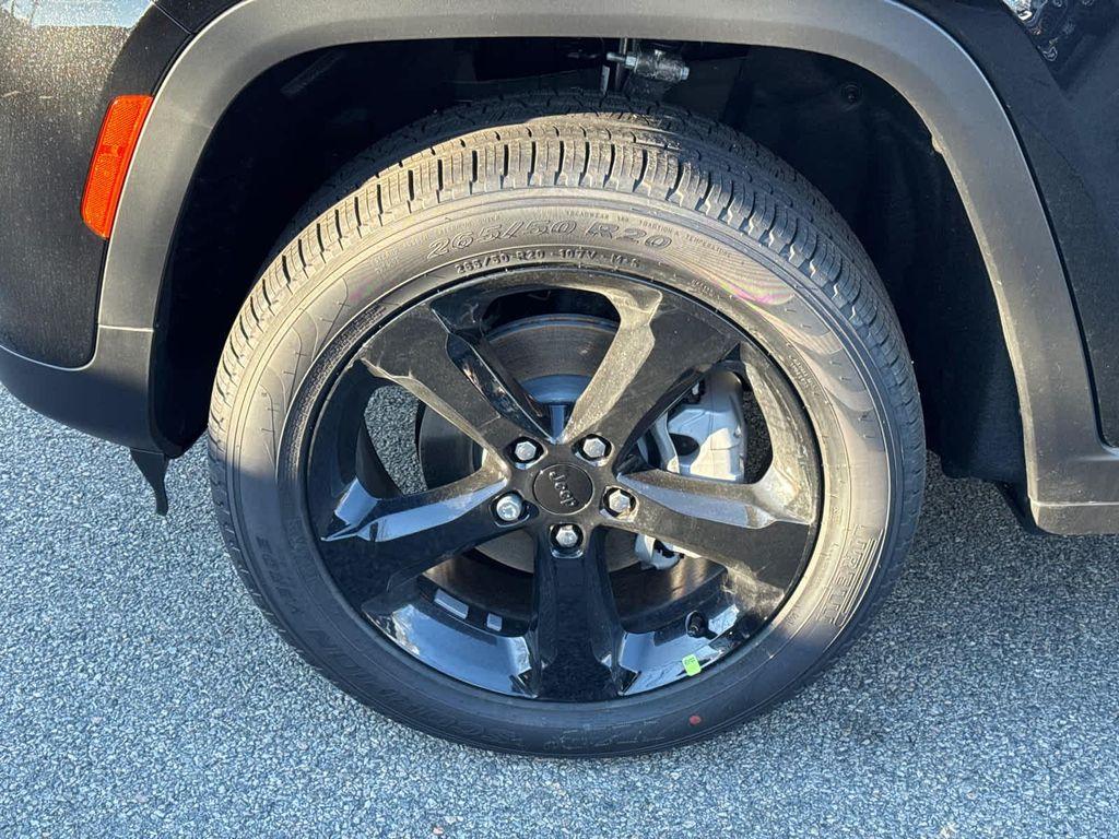 new 2025 Jeep Grand Cherokee car, priced at $46,569