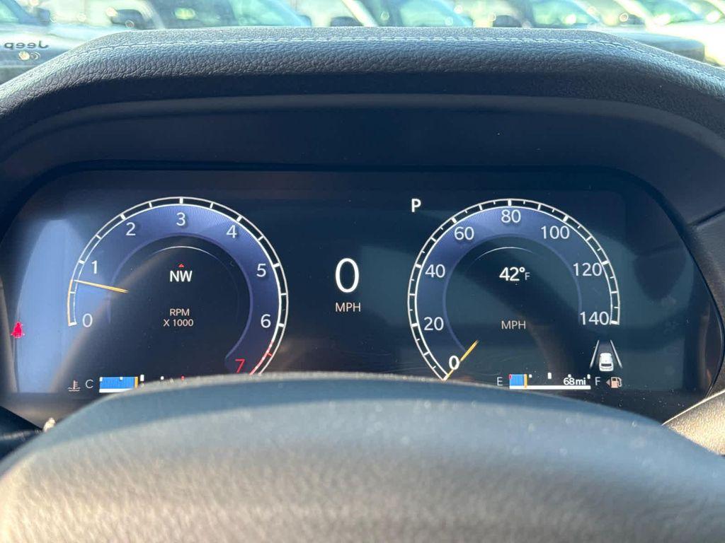 new 2025 Jeep Grand Cherokee car, priced at $48,747