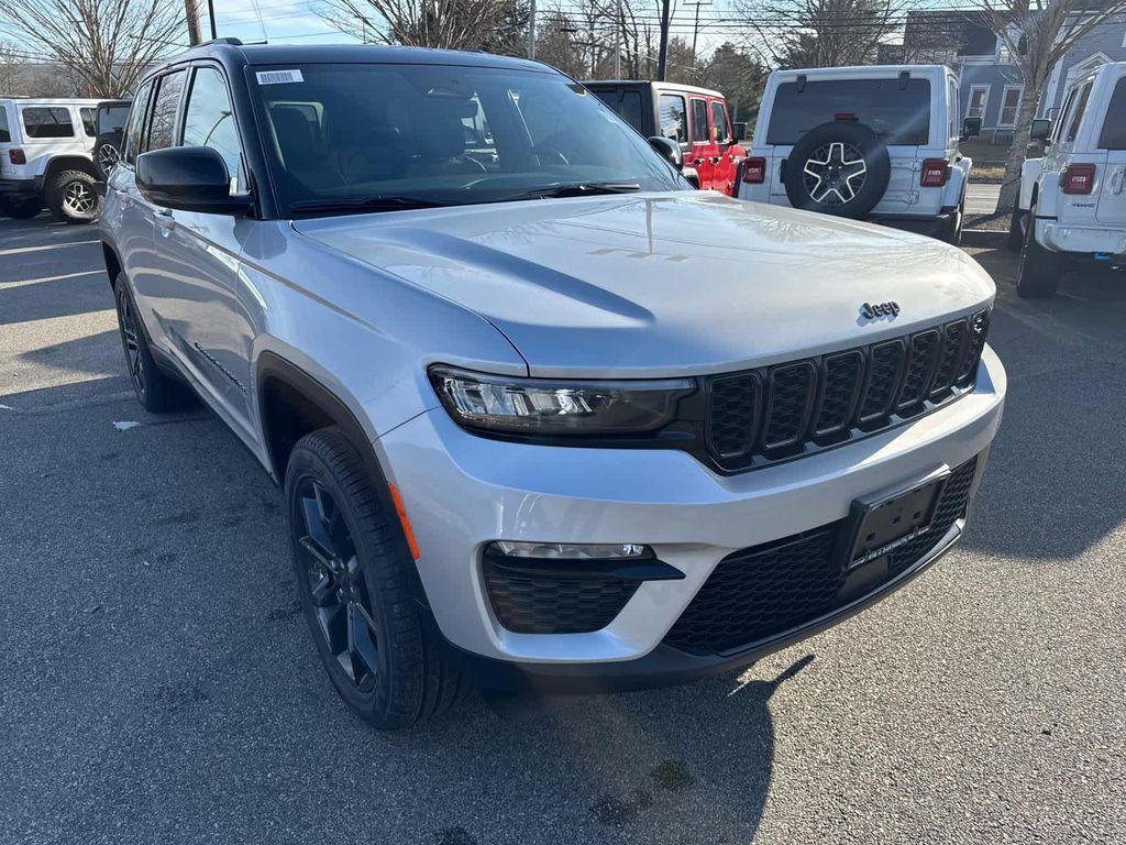 new 2025 Jeep Grand Cherokee car, priced at $48,747