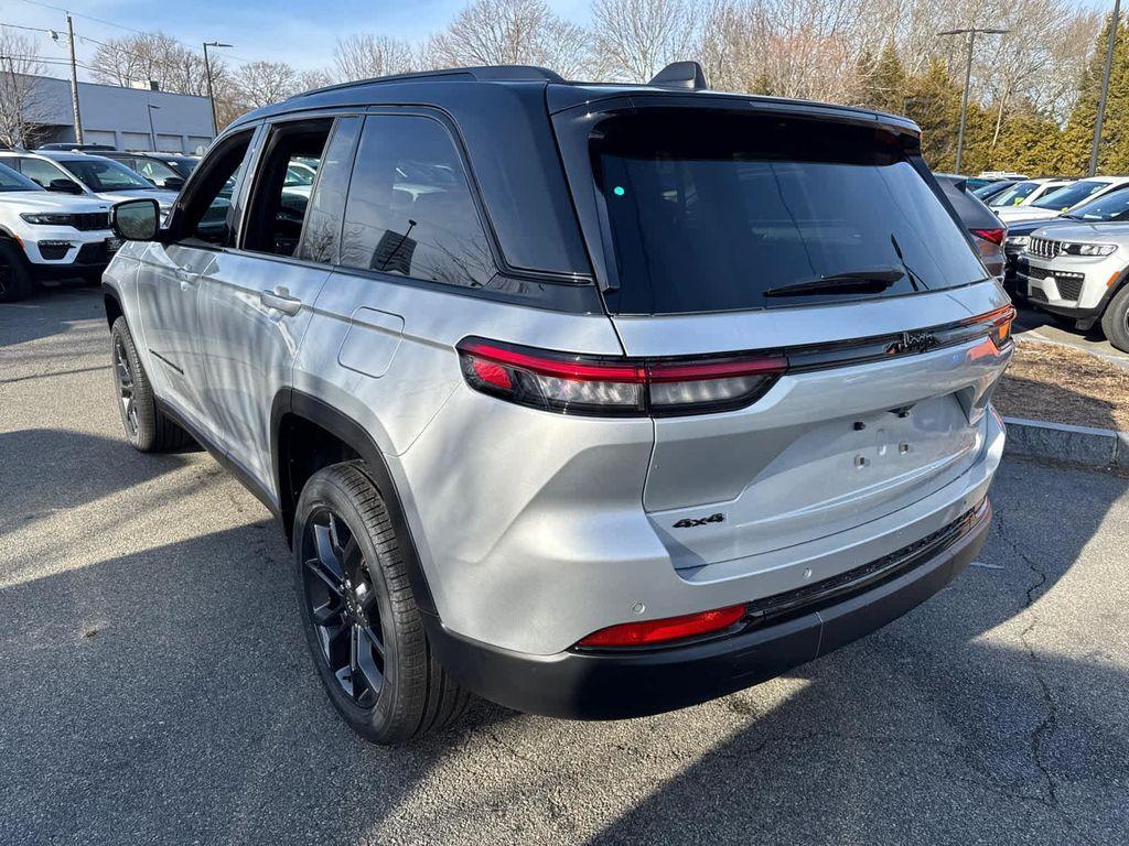 new 2025 Jeep Grand Cherokee car, priced at $48,747