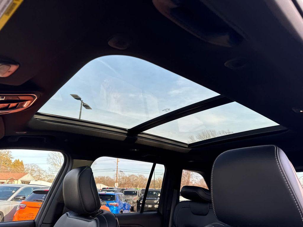 new 2025 Jeep Grand Cherokee car, priced at $48,747