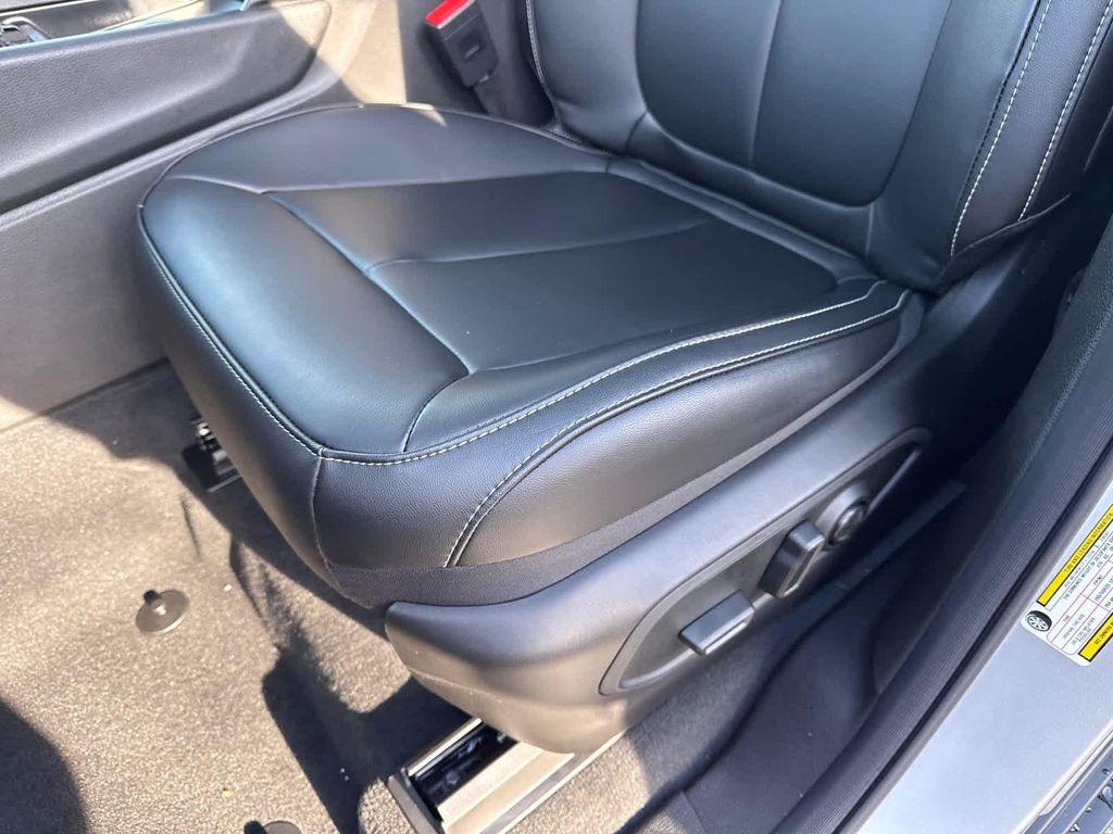 new 2025 Jeep Grand Cherokee car, priced at $48,747